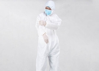 Médicos protetores descartáveis esfregam a roupa completa do corpo da combinação dos ternos
