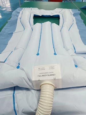 Cuidados intensivos do hospital, cobertor de aquecimento de ar com acesso cirúrgico, corpo inteiro.